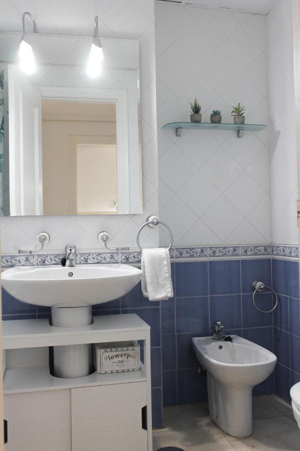 Monkeys Apartments Lumbreras Deluxe Sevilla Bagian luar foto